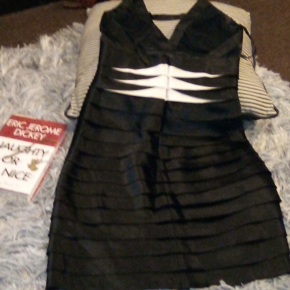 Ladies BCBG Dress - Picture 5 of 8